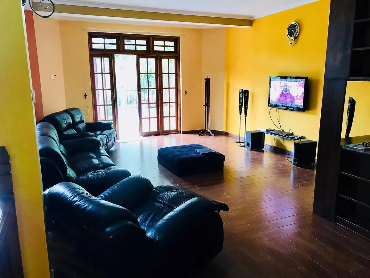 Villa Familia Kandy Hotel