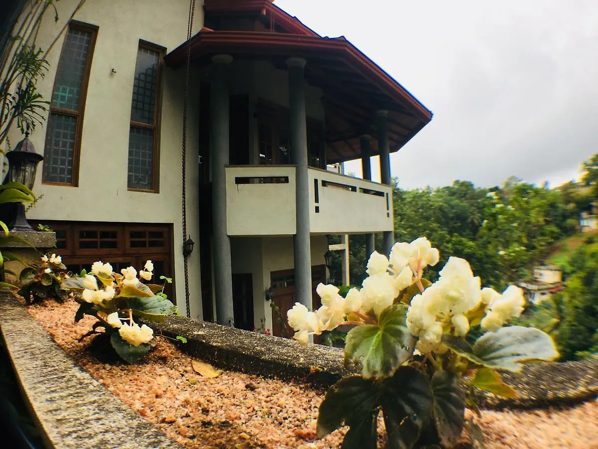 Villa Familia Kandy