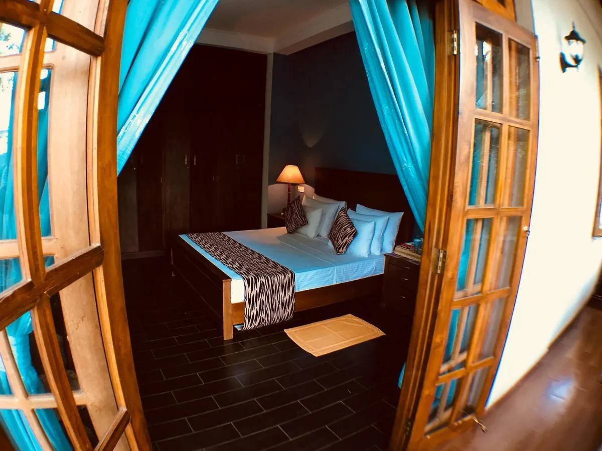 Villa Familia Kandy Hotel